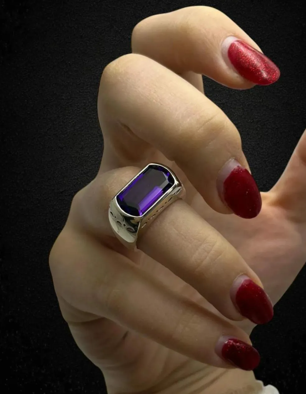 Bague moderne avec améthyste