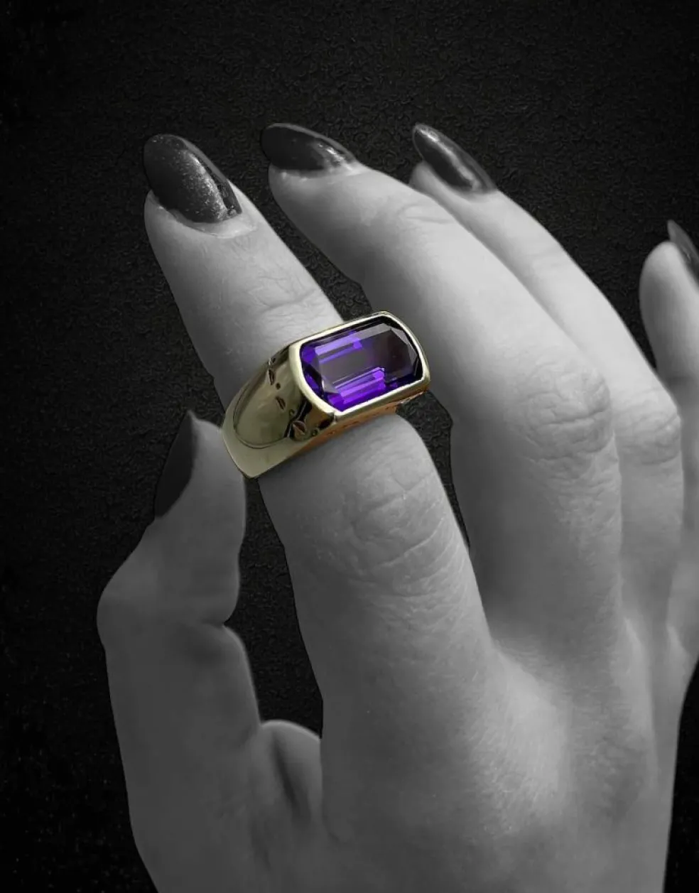 Bague moderne avec améthyste