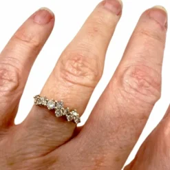 Bague moderne du 21e siècle en or 18 ct avec diamants