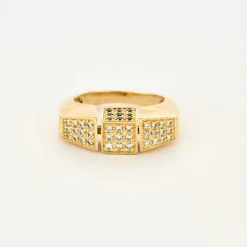 Bague moderne en or jaune, diamants, saphirs, rubis, émeraudes