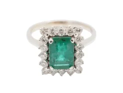Bague moderne émeraude or blanc