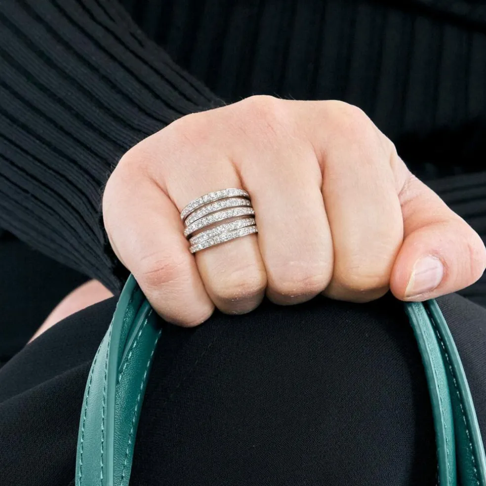 Bague moderne or blanc et diamants