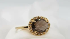 Bague moderne or jaune, diamants et quartz fumé