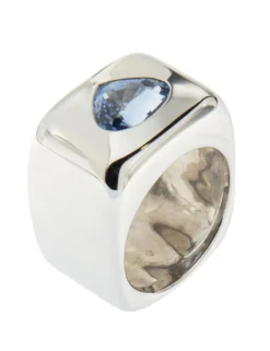 Bague Moderniste en or blanc et saphir naturel en coeur
