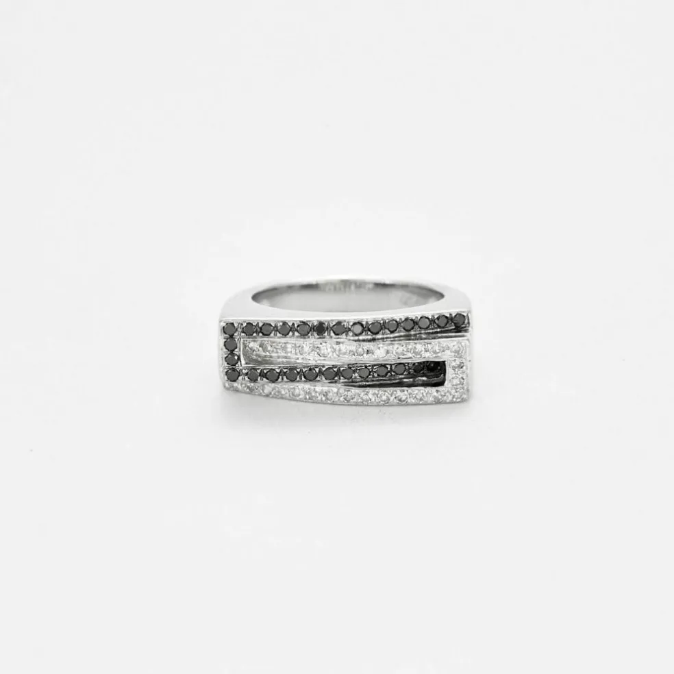 Bague moderniste en or blanc et diamants noirs et blanc
