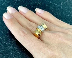 Bague modèle Tank d'époque 1940/50 deux ors diamants