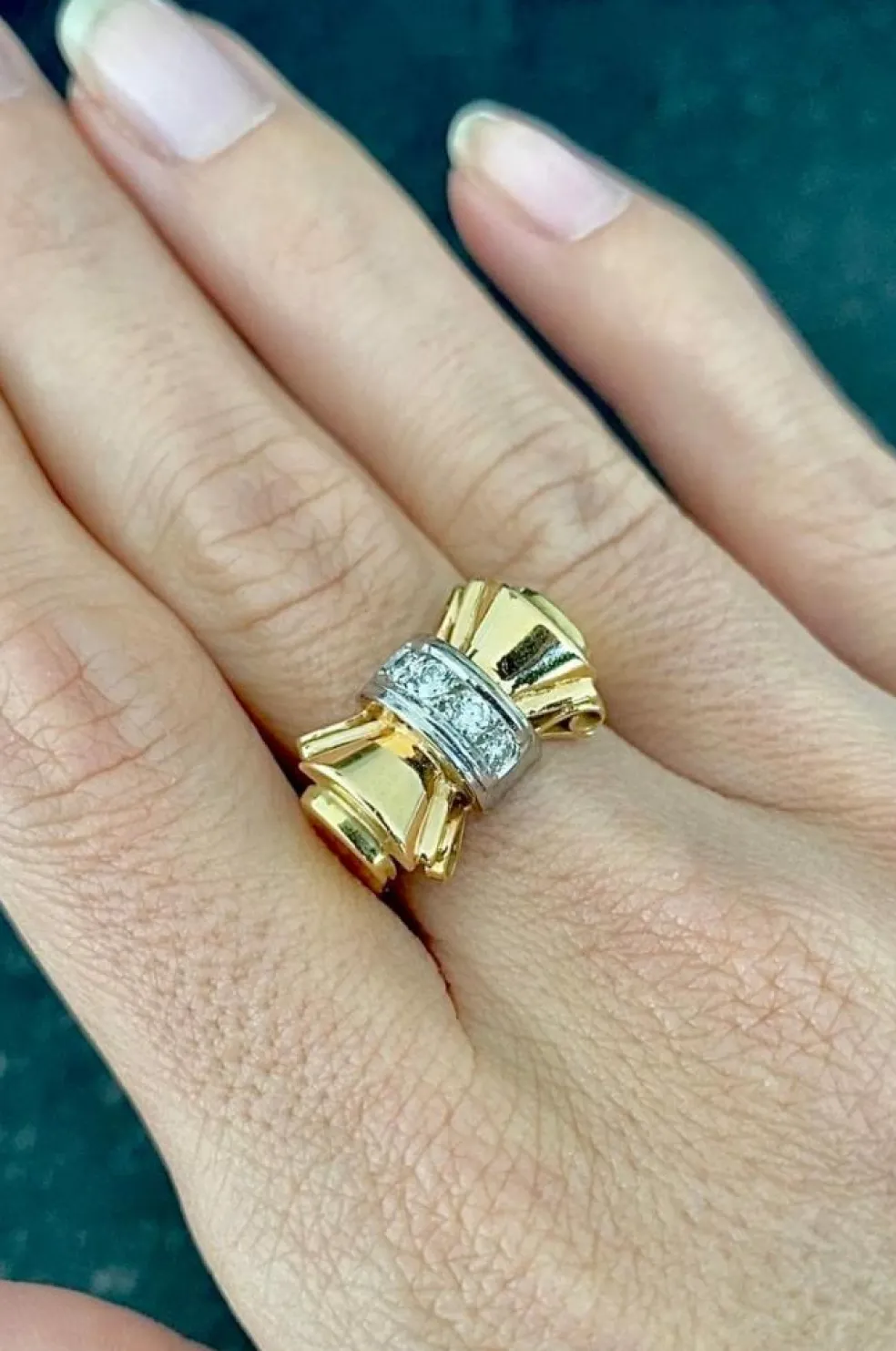 Bague modèle Tank d'époque 1940/50 deux ors diamants