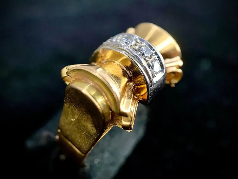 Bague modèle Tank d'époque 1940/50 deux ors diamants
