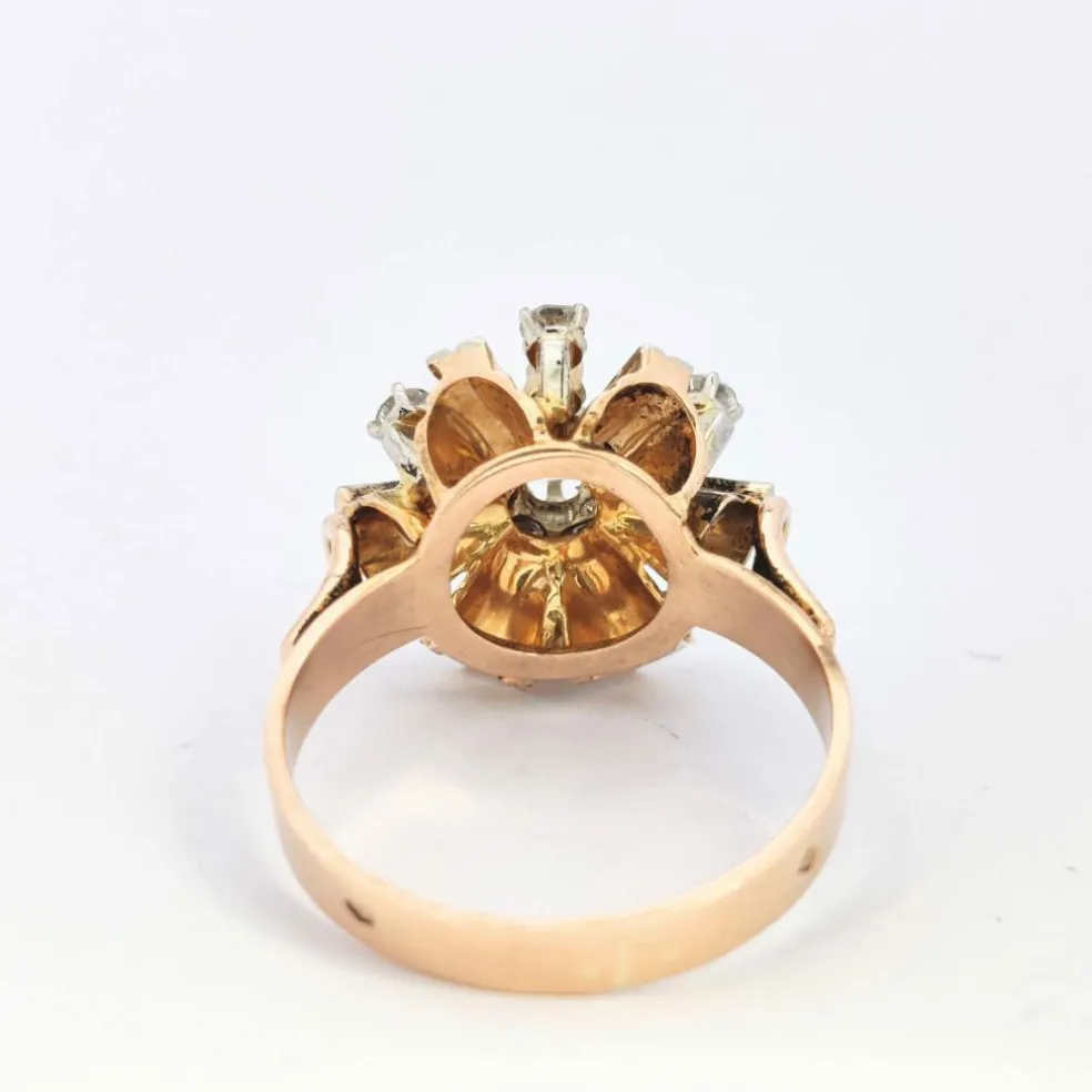 Bague motifs floraux en or rose et diamants