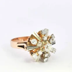 Bague motifs floraux en or rose et diamants