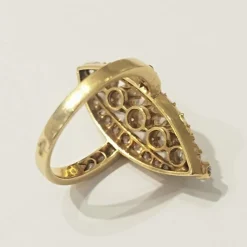 Bague navette or jaune et diamants anciens