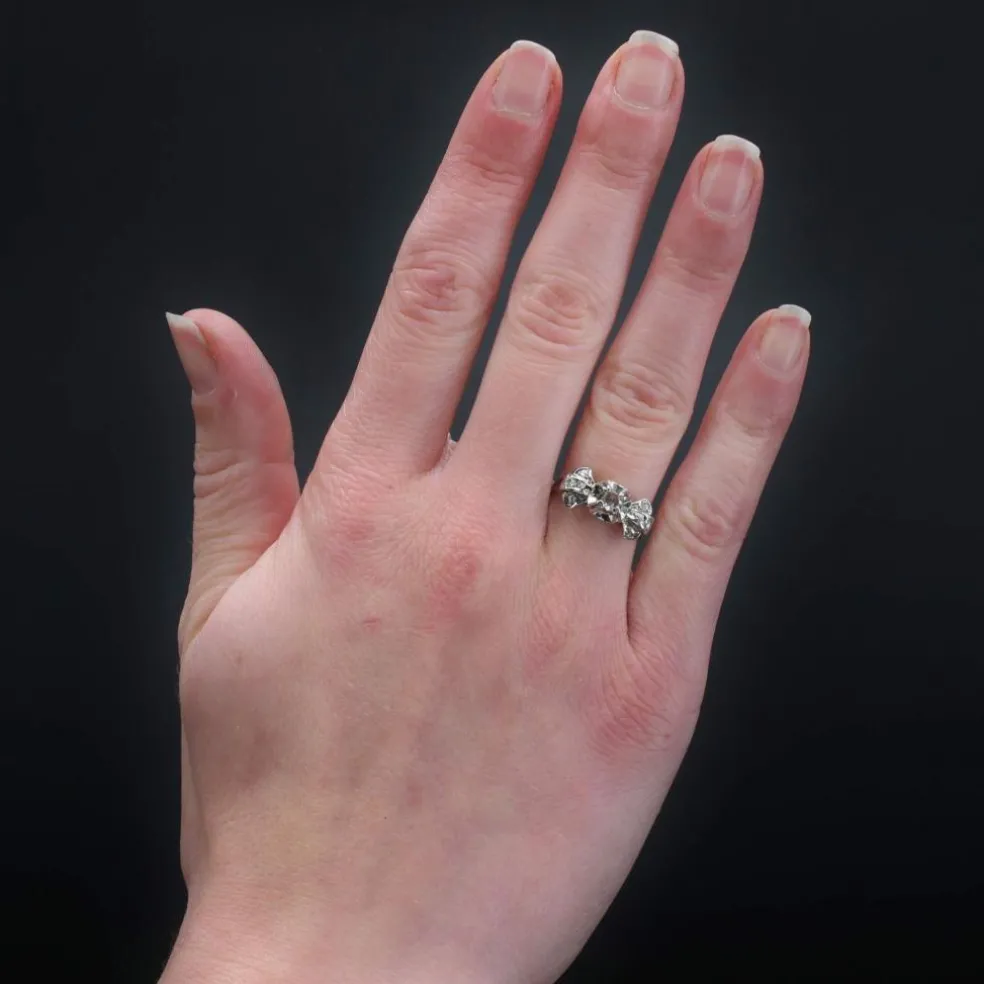 Bague noeud art déco diamants