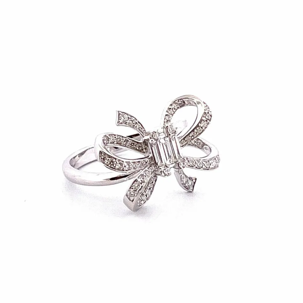 Bague Noeud en or blanc diamants