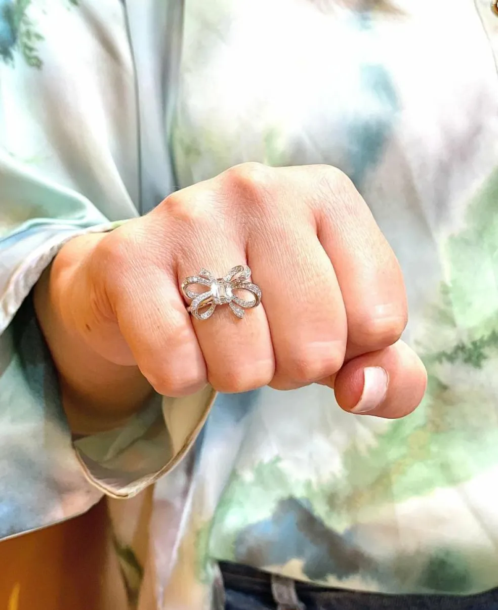 Bague Noeud en or blanc diamants