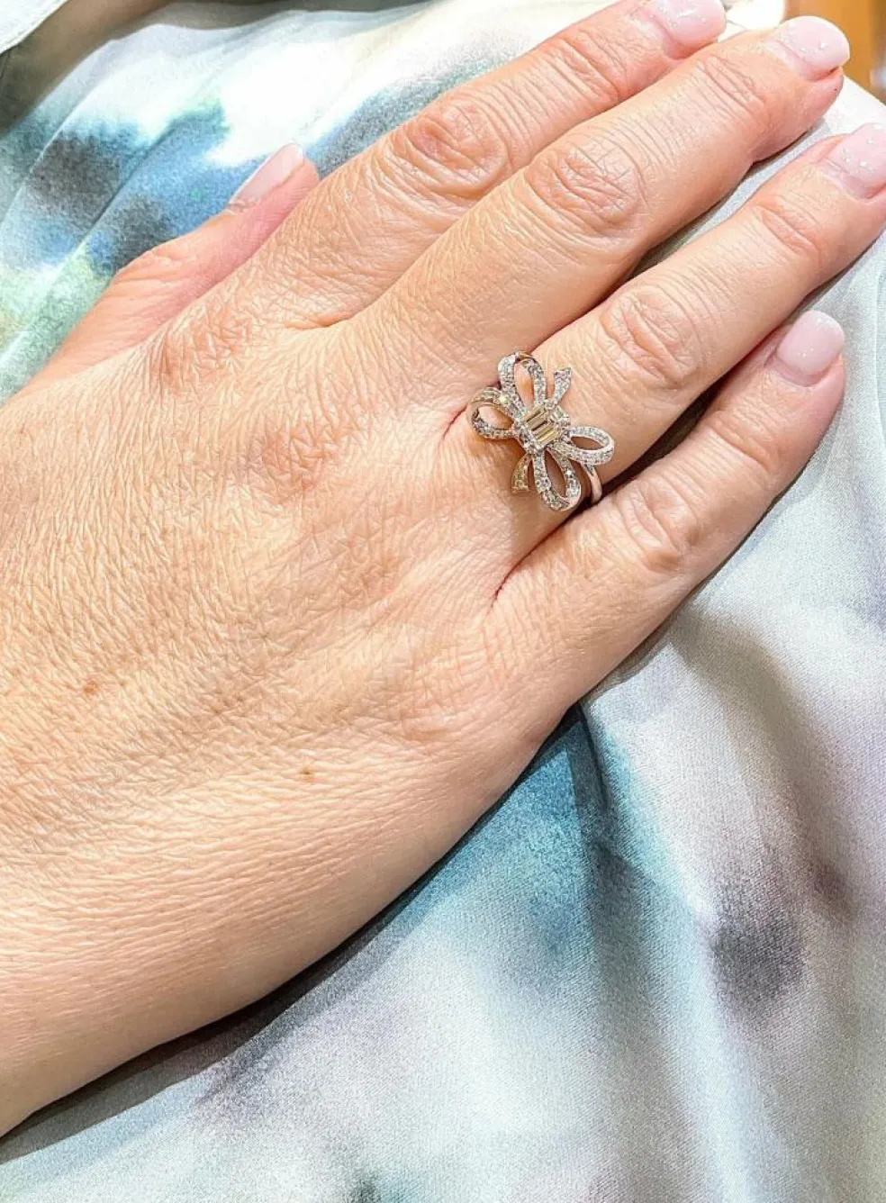 Bague Noeud en or blanc diamants