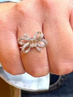 Bague Noeud en or blanc diamants