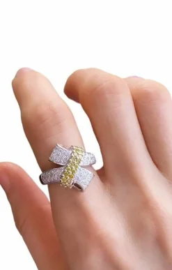 Bague nœud, en or et diamants