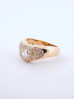 Bague ondulée en or jaune, diamants