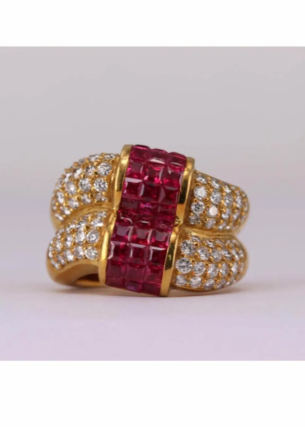 Bague ondulée Or jaune Rubis et Diamants