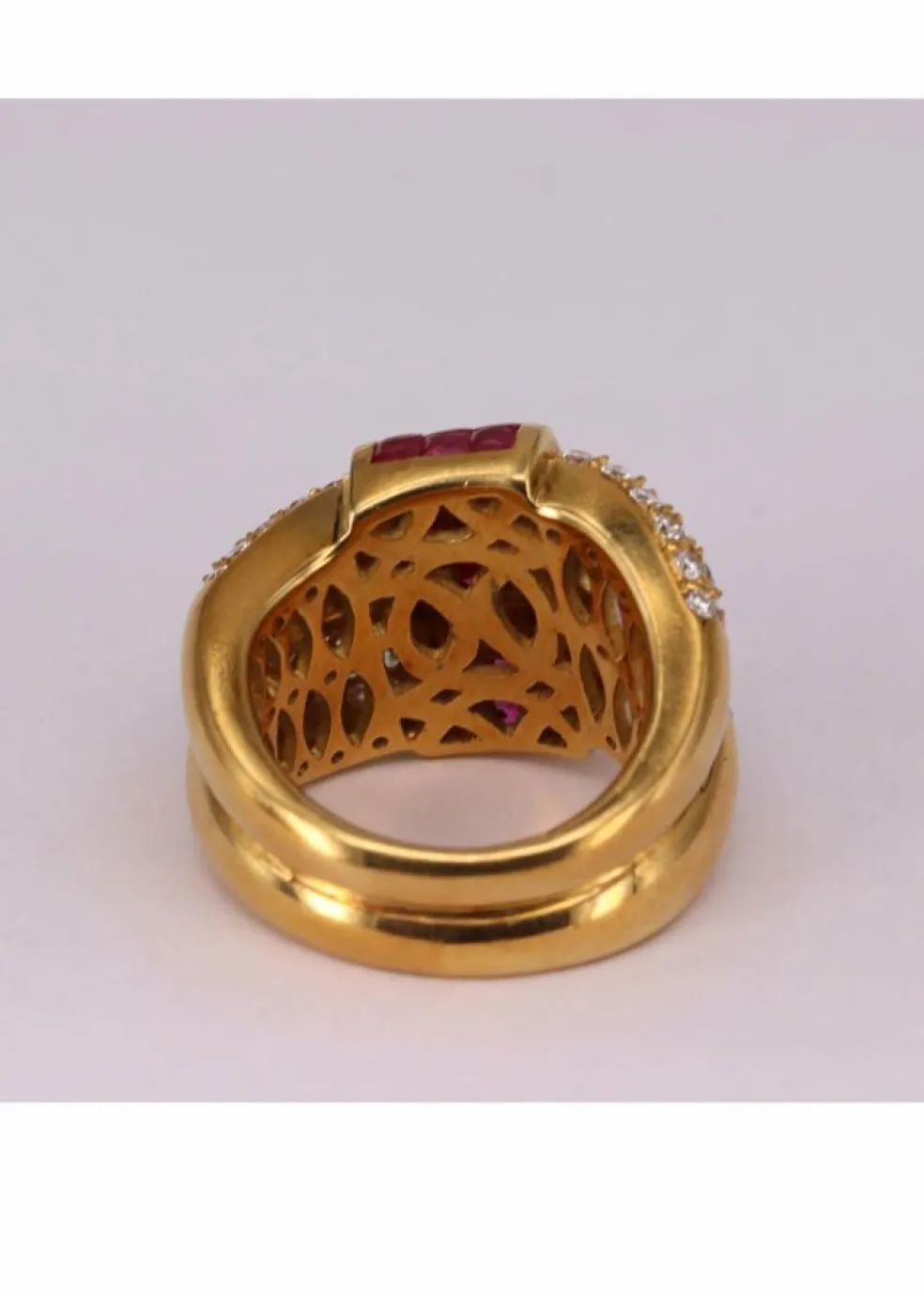 Bague ondulée Or jaune Rubis et Diamants