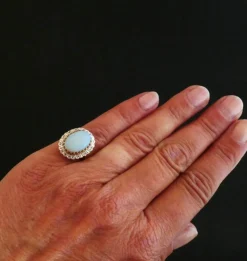 Bague opale cabochon et diamants