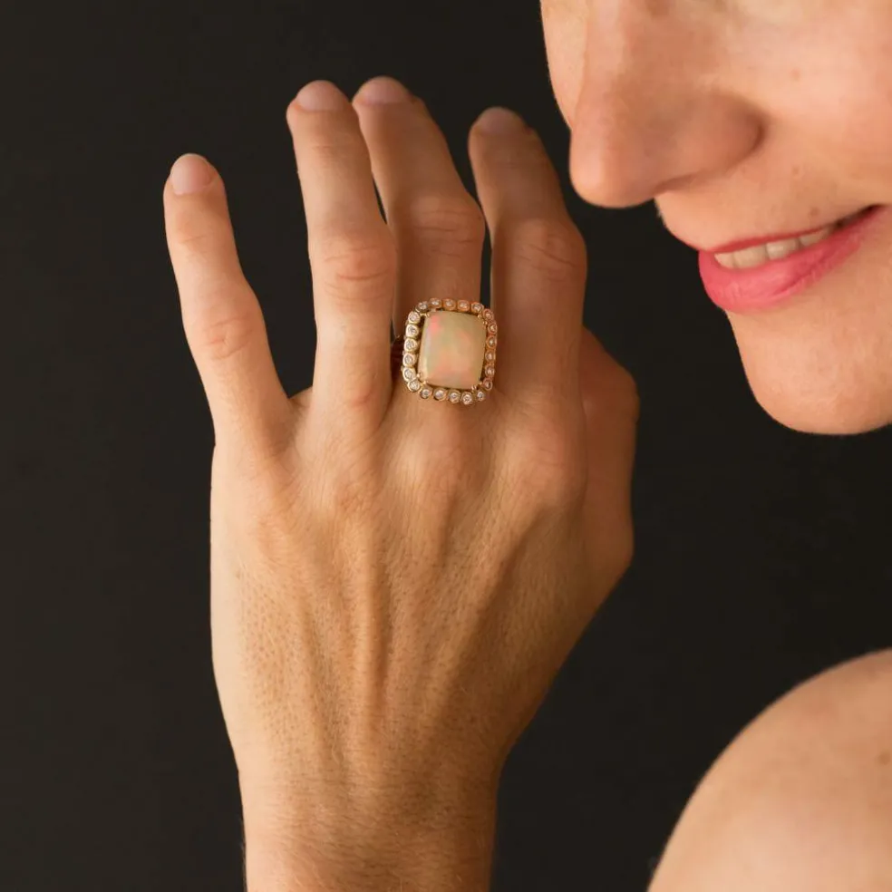 Bague opale et diamants vintage