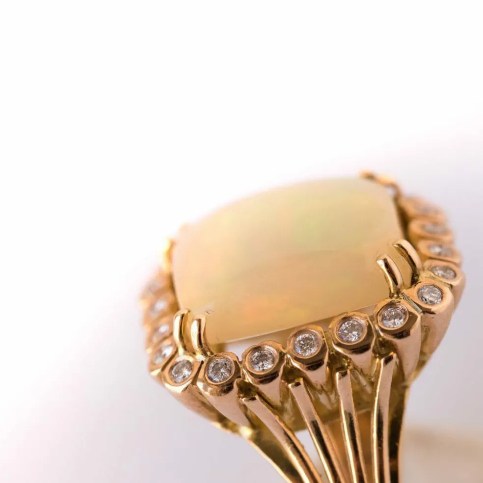 Bague opale et diamants vintage