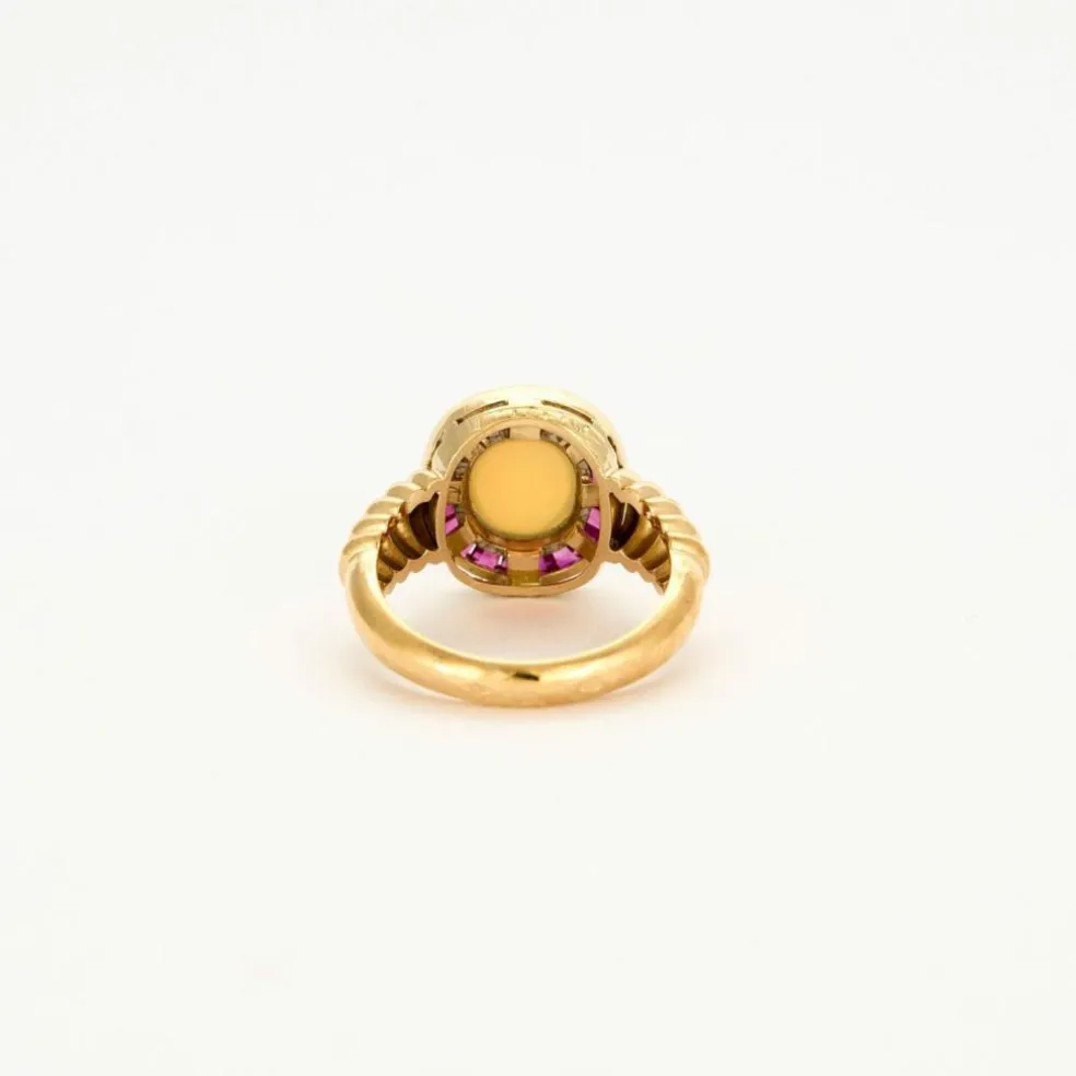 Bague opale or jaune et calibrés rubis