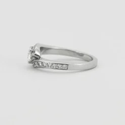 Bague or blanc 18 carats diamants