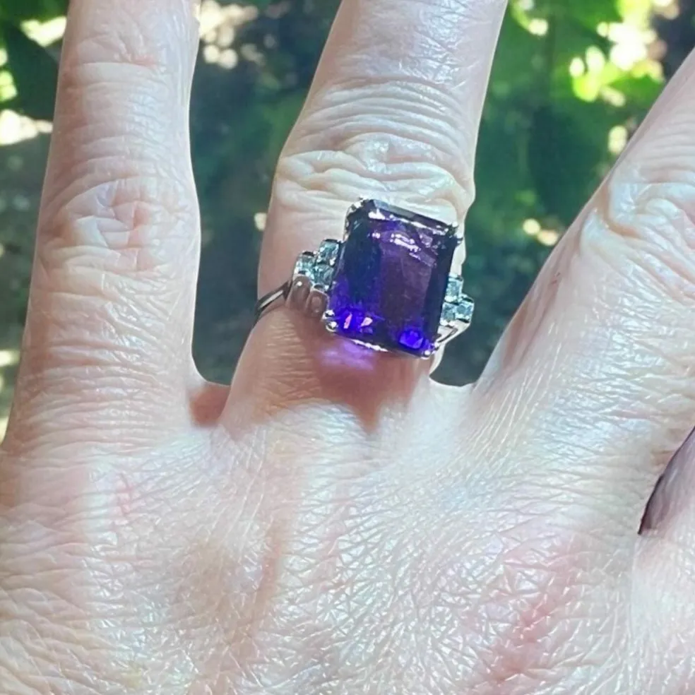 Bague or blanc améthyste diamants