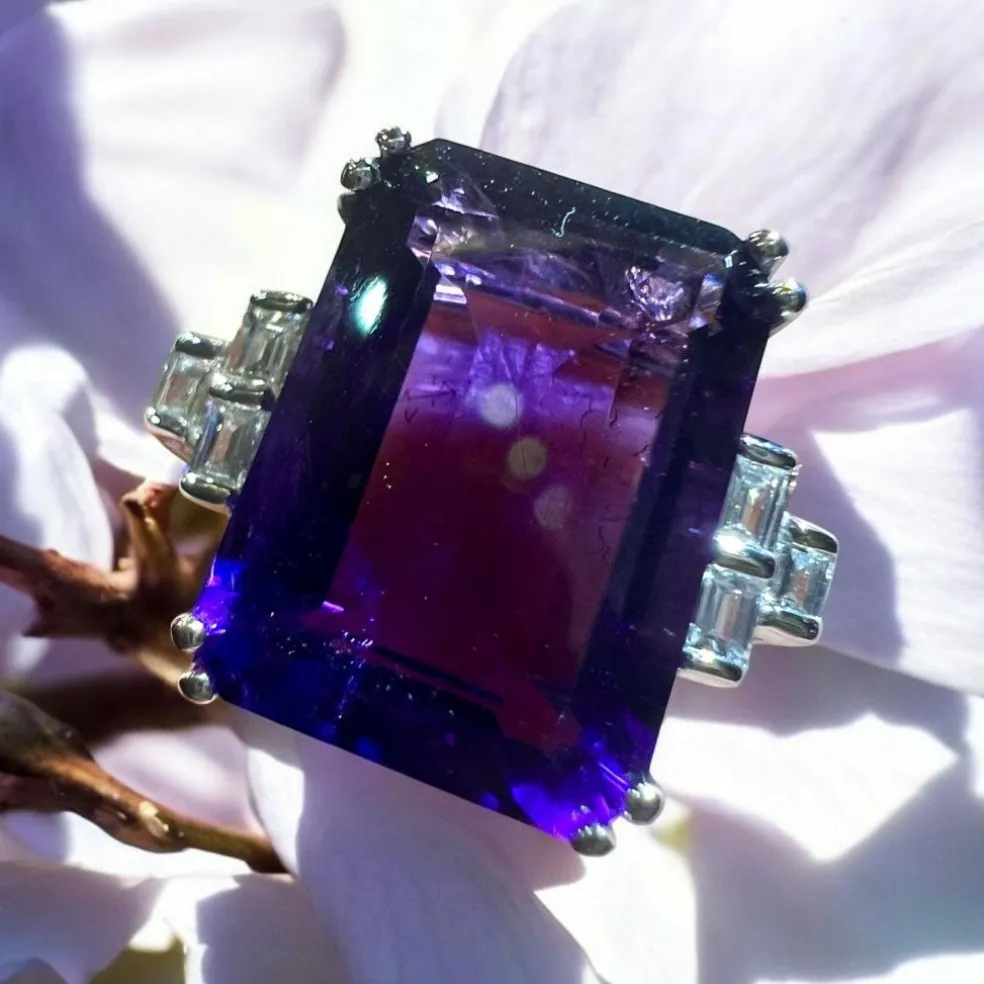 Bague or blanc améthyste diamants