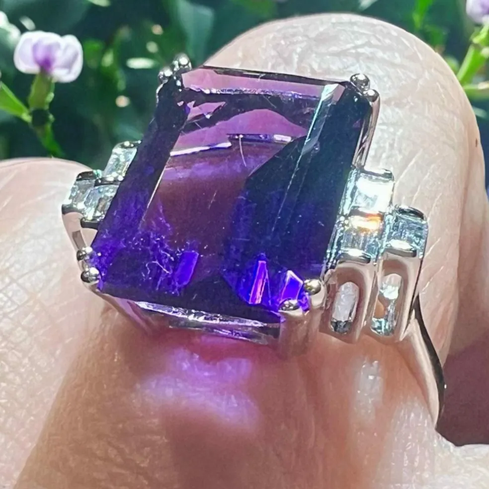 Bague or blanc améthyste diamants