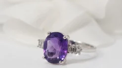 Bague or blanc améthyste et diamants