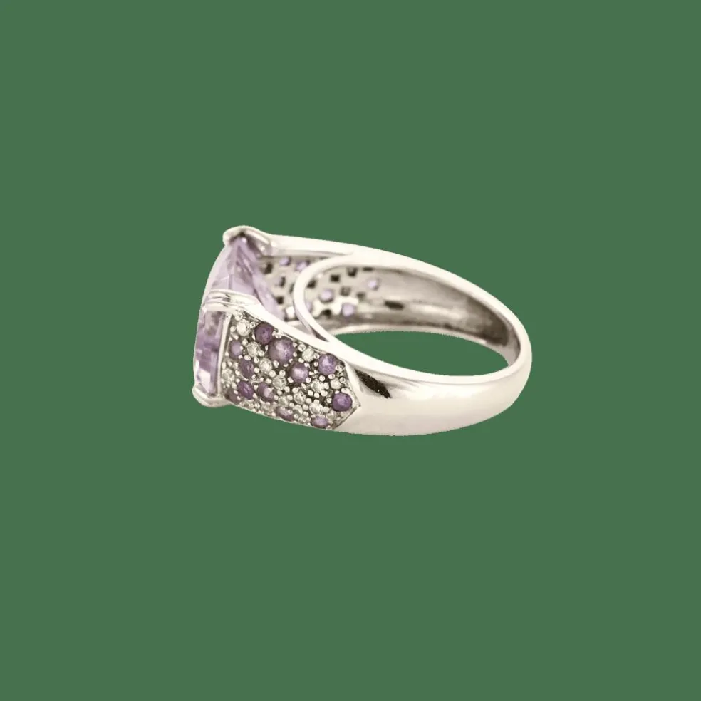 BAGUE OR BLANC, AMÉTHYSTE ET DIAMANTS.