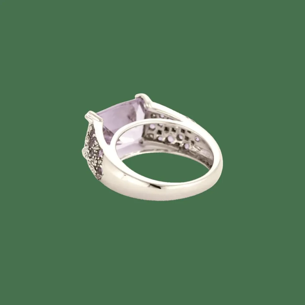 BAGUE OR BLANC, AMÉTHYSTE ET DIAMANTS.