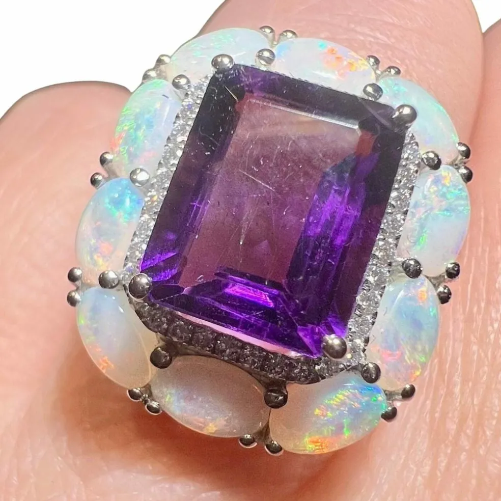 Bague or blanc améthyste opale