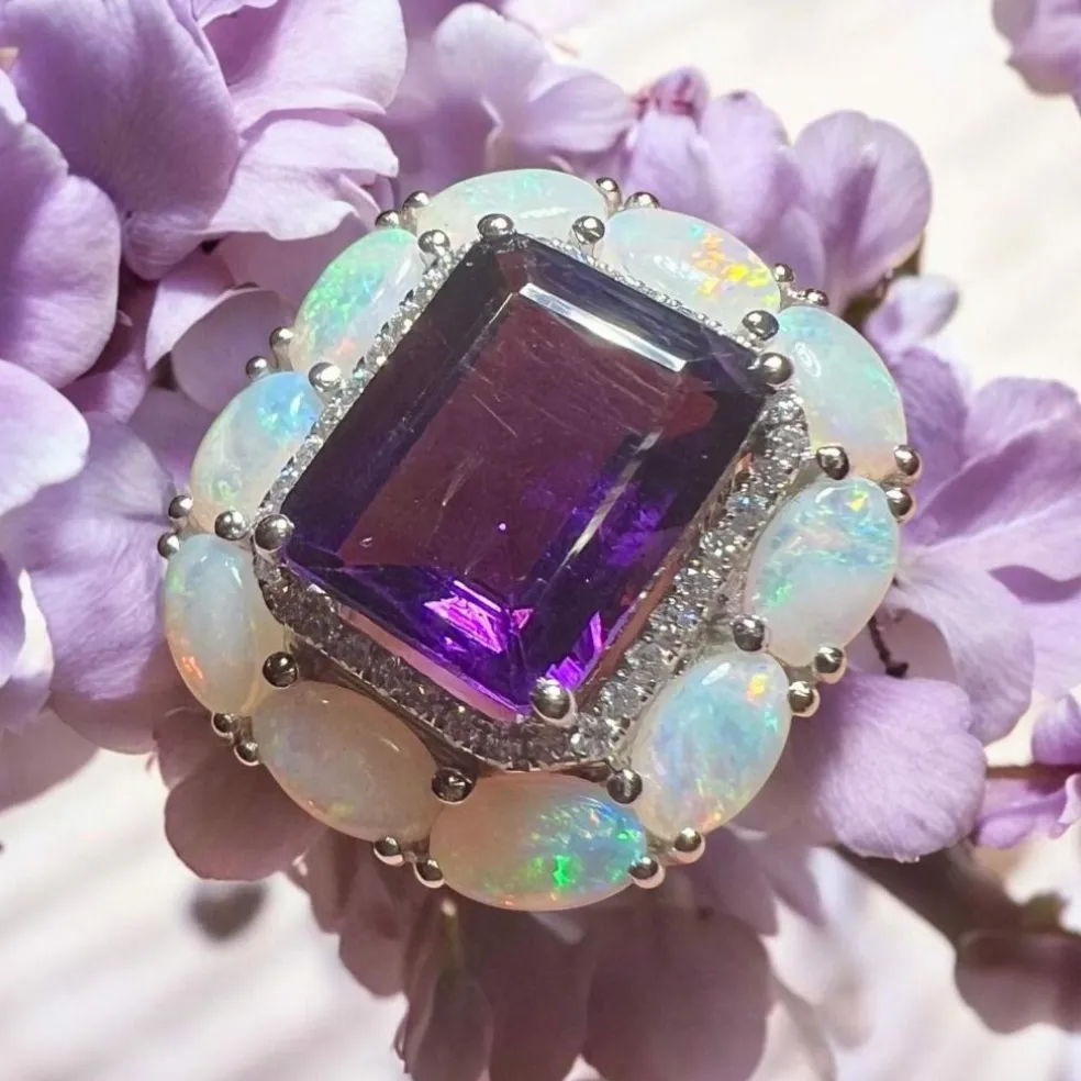 Bague or blanc améthyste opale