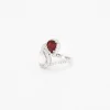 Bague or blanc avec diamants et rubis