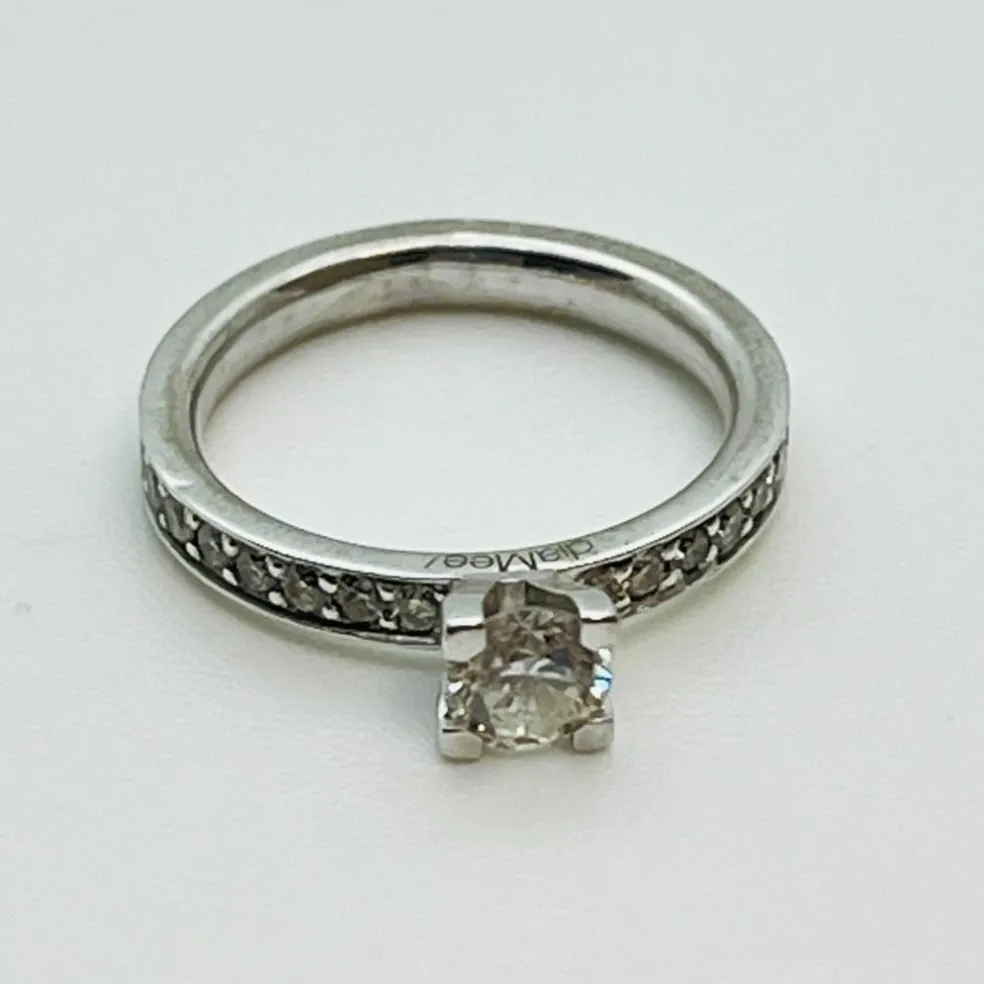 Bague or blanc avec diamant solitaire 0,50ct