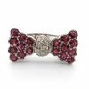 Bague or blanc avec rubis et diamants