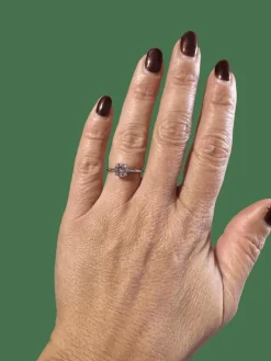Bague or blanc avec un diamant