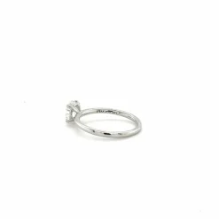 Bague or blanc avec un diamant