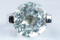Bague Or blanc 12.69ct Aigue-marine
