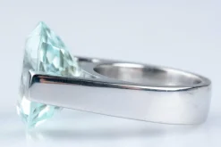Bague Or blanc 12.69ct Aigue-marine