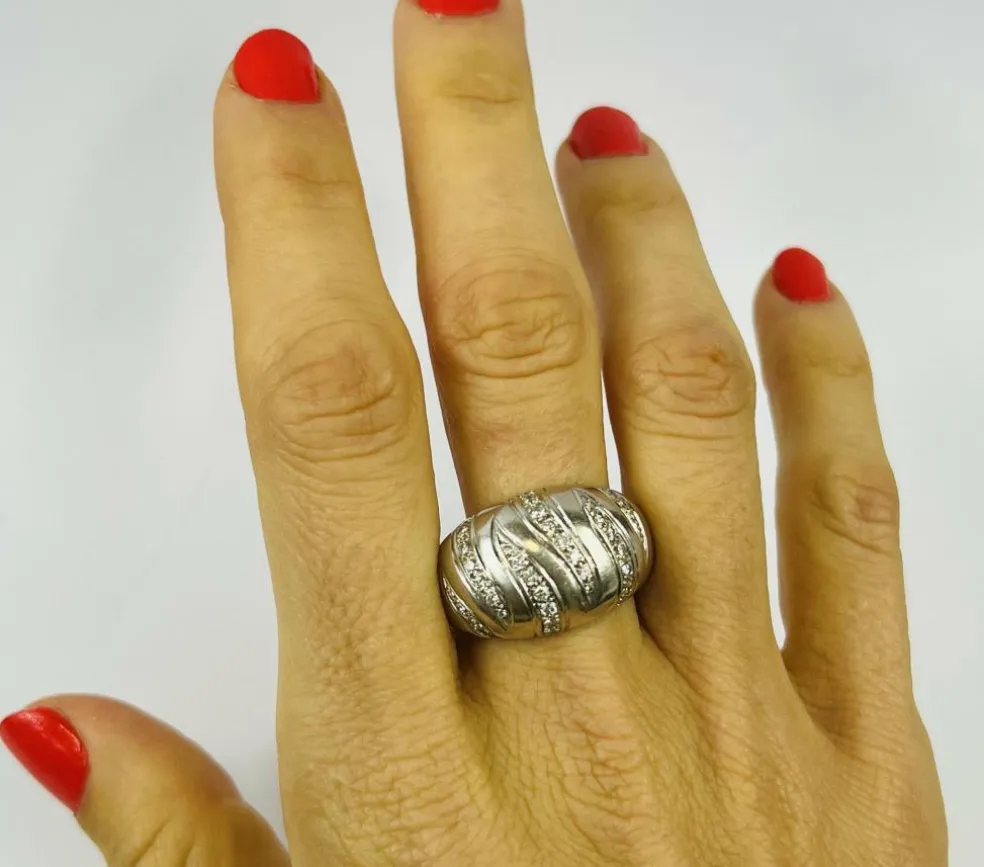 Bague Or Blanc Décor Diamants