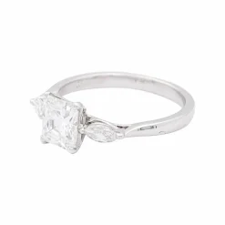 Bague or blanc, diamant 1,08 carat.