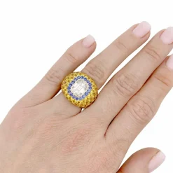 Bague or blanc, diamant brun 2,57 carats, pierres de couleurs.
