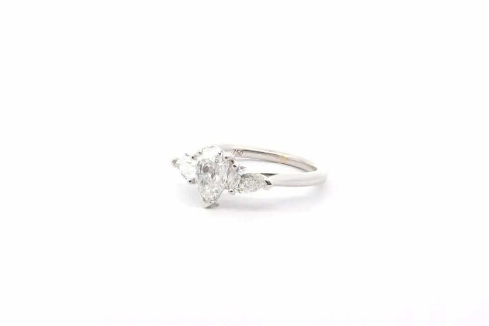 Bague or blanc diamant poire 1ct D/SI2
