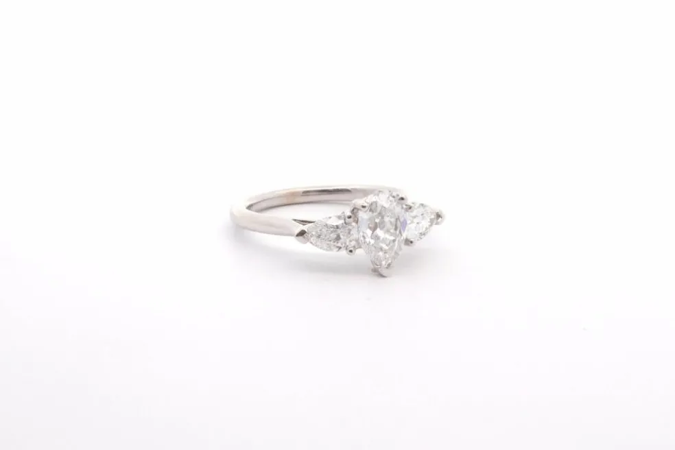 Bague or blanc diamant poire 1ct D/SI2
