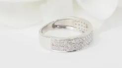 Bague or blanc diamants